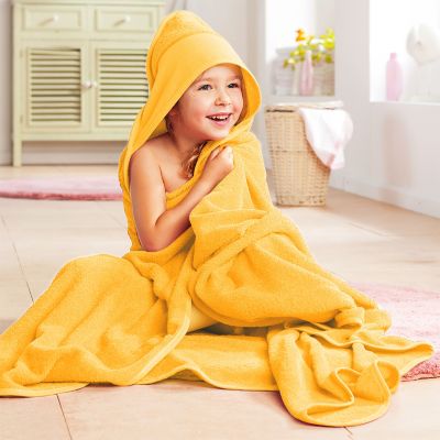 Buttinette Sortie De Bain Pour Enfants Avec Capuche A Broder Jaune 140 X 140 Cm Acheter En Ligne Sur Buttinette Loisirs Creatifs