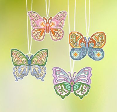 Suspensions en canevas à broder "papillons"