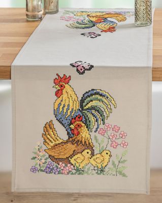 Chemin de table à broder 'famille de poule'