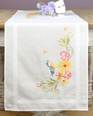 Chemin de table 'printemps des mésanges bleues'
