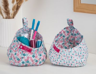 Kit couture "2 corbeilles à suspendre", blanc/coloré